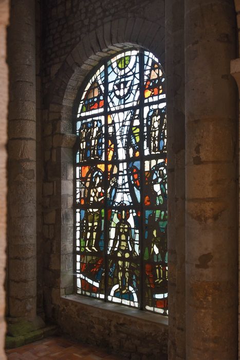 Eglise Saint-Pierre : Détail d'une verrière