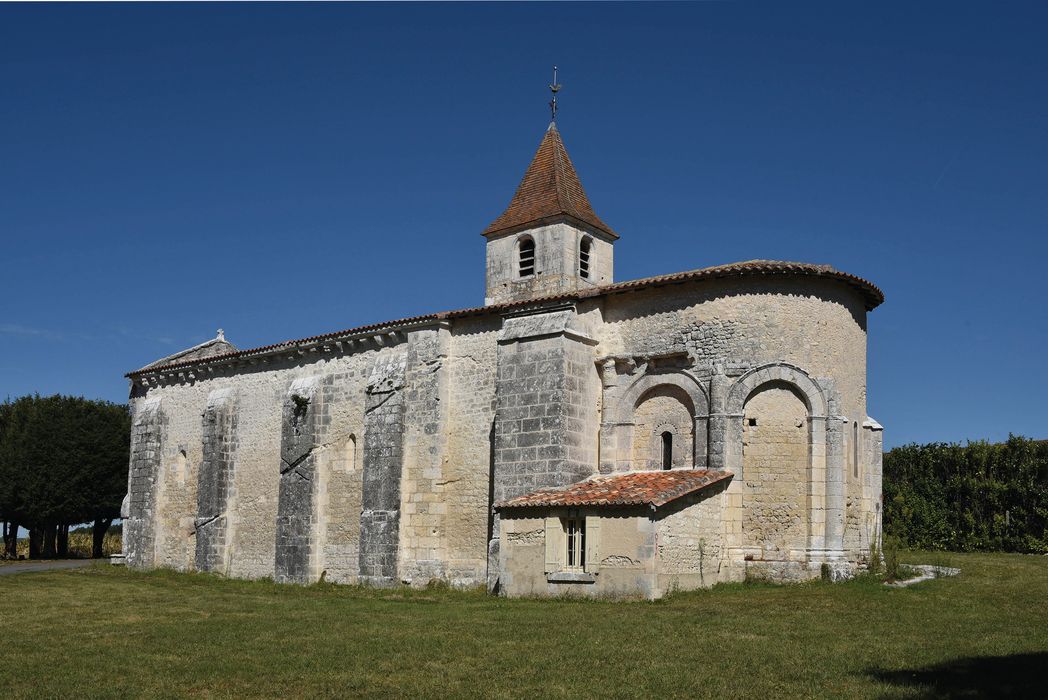 Eglise Saint-Médard : Ensemble sud-est, vue générale