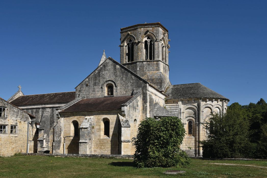 Eglise Saint-Hilaire : Ensemble sud, vue générale