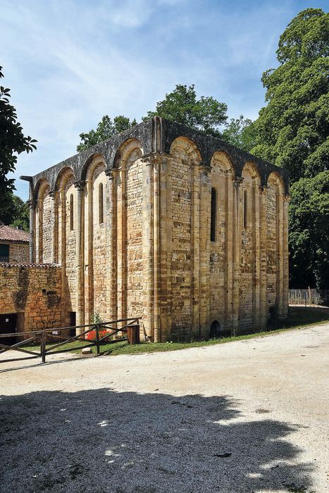 Ancienne abbaye : Salle du Trésor, façades sud et ouest, vue générale