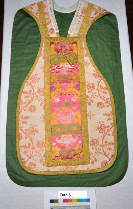 Ornement liturgique n° 3 (vert et rose fleuri) : Chasuble (face)