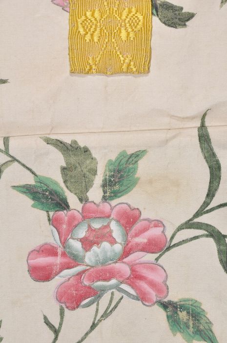 Ornement liturgique n° 5 (crème et or, fleurs des champs) : Voile du calice, détail