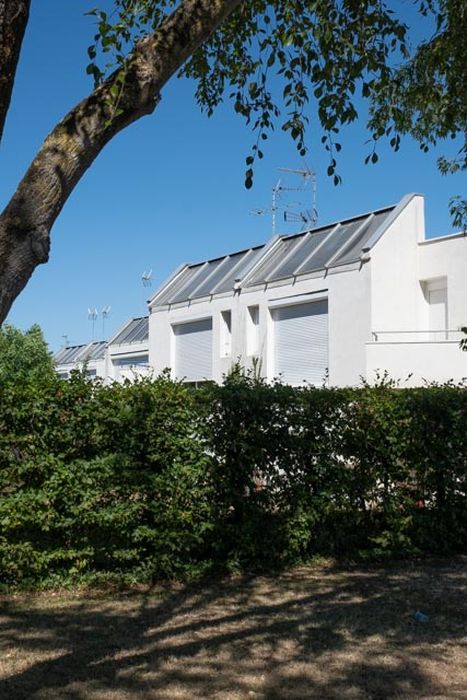 Logements scolaires, vue partielle