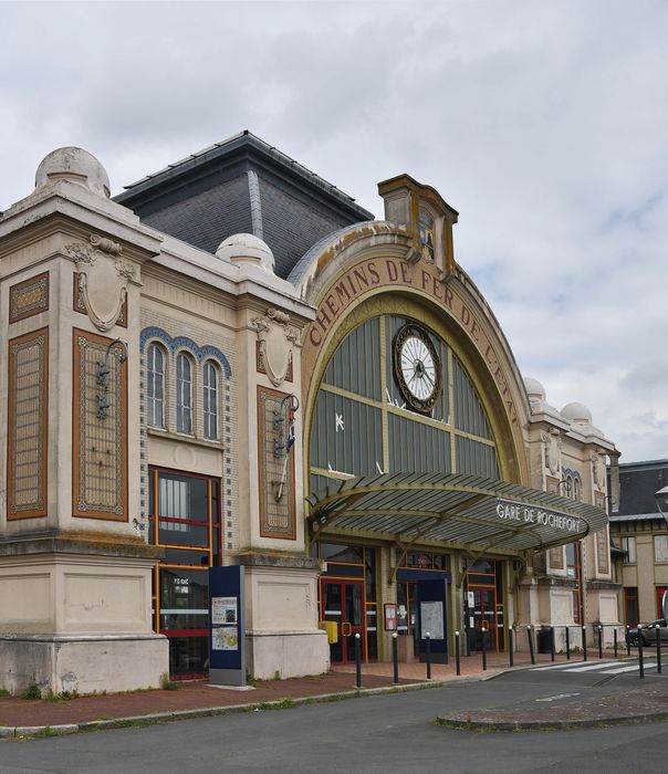 vue générale de la façade sur rue