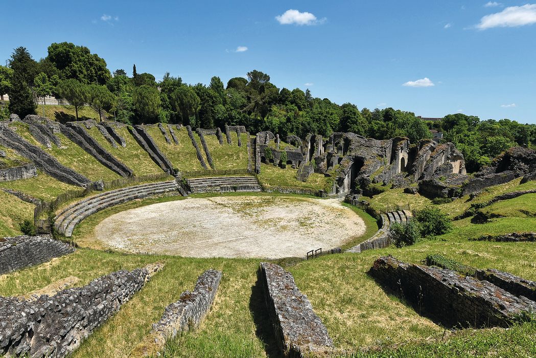 Vue générale de l’arène depuis les gradins nord-ouest