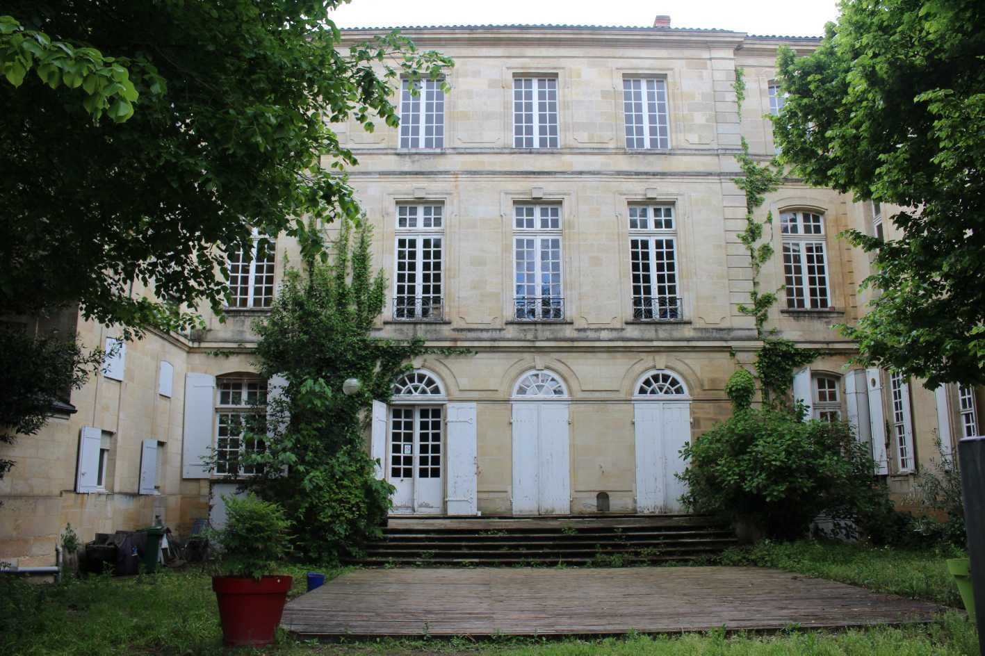 Façade sur jardin