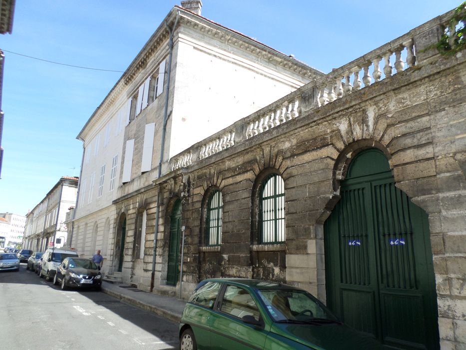 façade sur rue