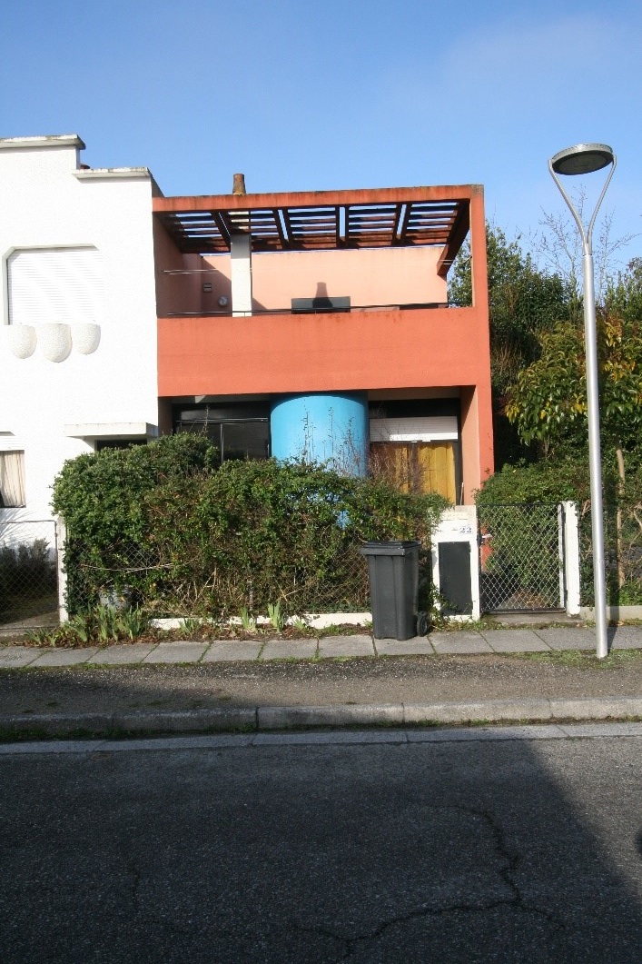 Façade avec terrasse