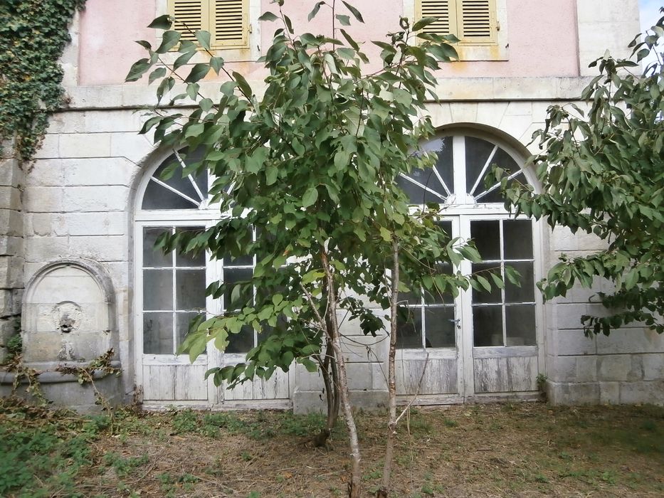 façade sur jardin, double-portes du rez-de-chaussée