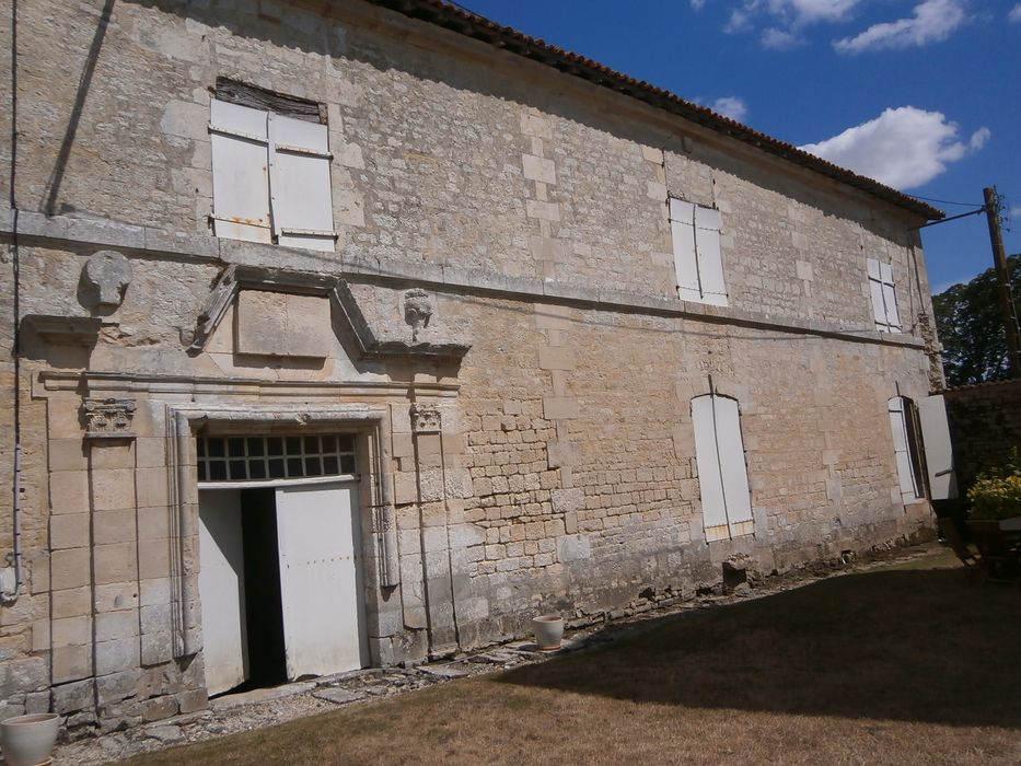 façade ouest, vue partielle