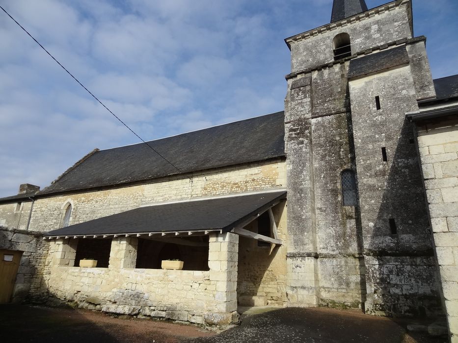 façade latérale sud-ouest, vue partielle