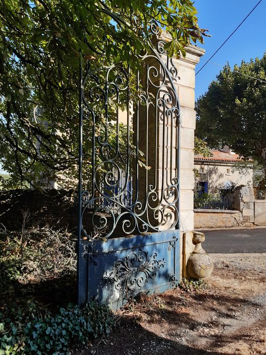 grilles d’accès nord, vue partielle