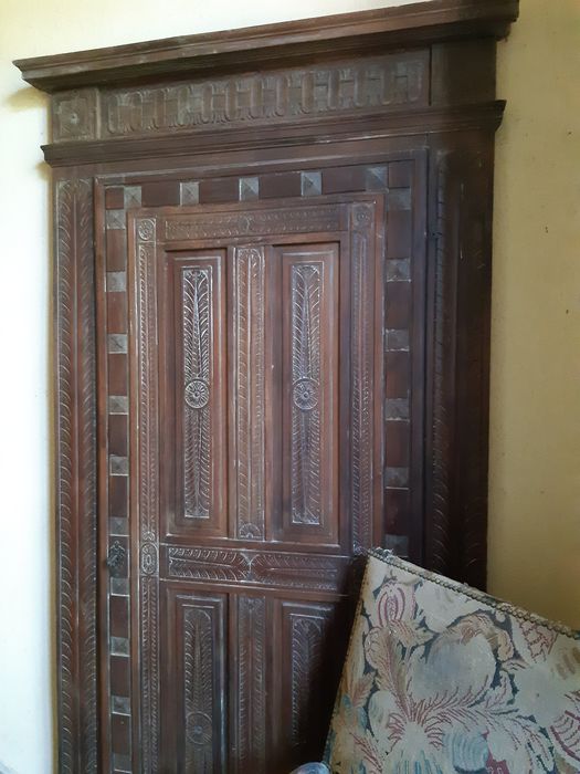vue partielle d’un vantail de porte