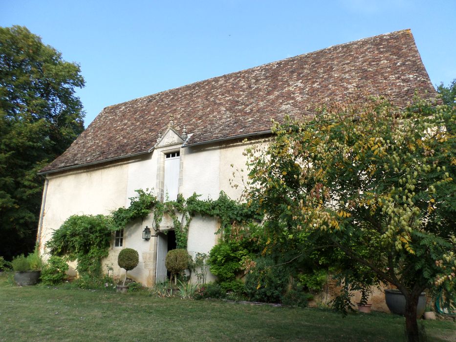 communs, façade est