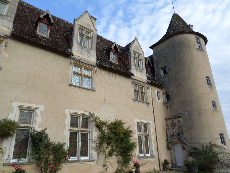 façade est, vue partielle