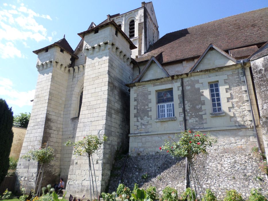 façade latérale nord-est, vue partielle