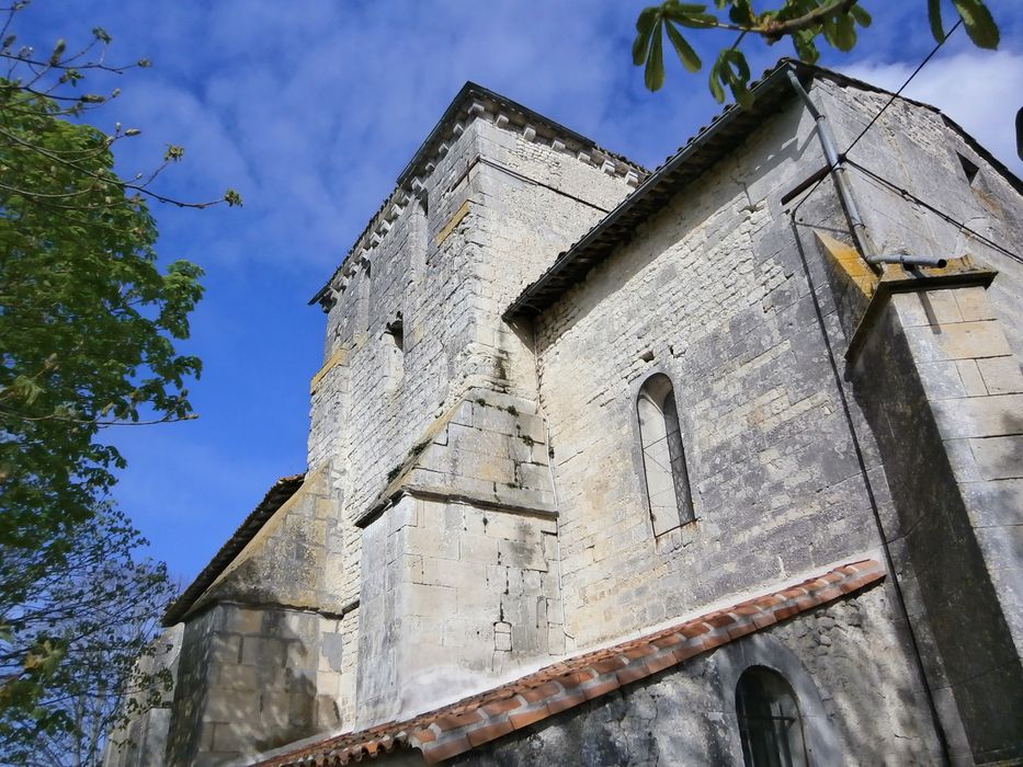 façade latérale sud, vue partielle