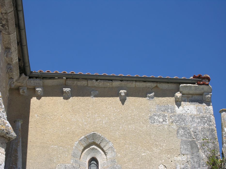 détail de la corniche sculpté