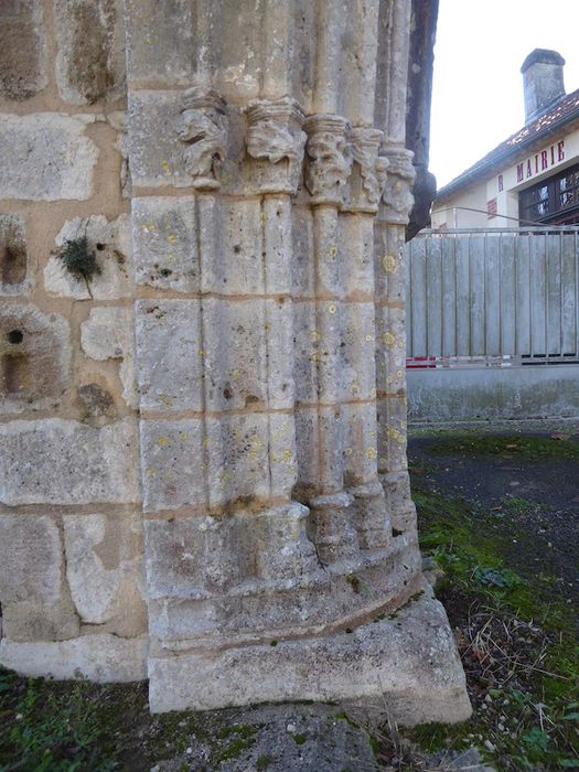 portail d'accès ouest, détail de l'ébrasement gauche