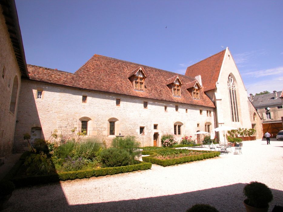 cour intérieure, aile ouest, façade est, vue partielle