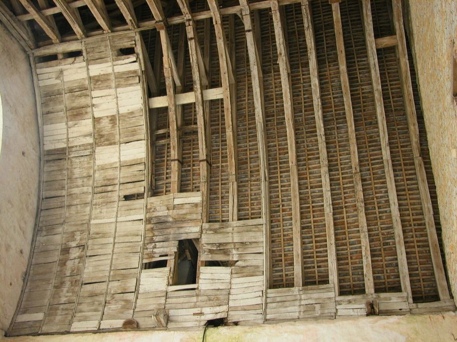 chapelle, vue partielle de la voûte lambrissée du choeur