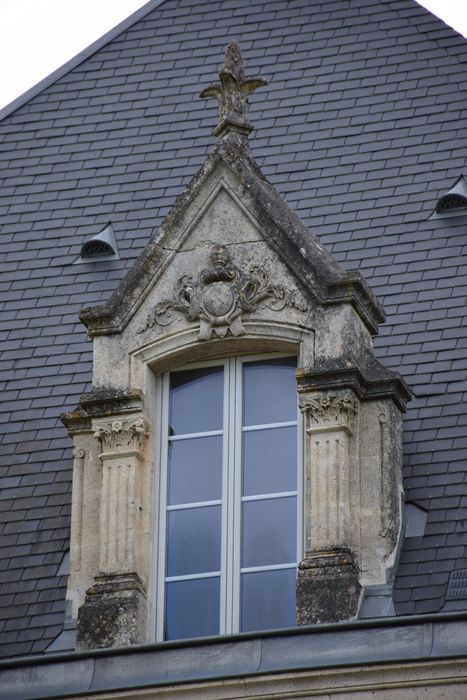 façade nord, détail de la lucarne