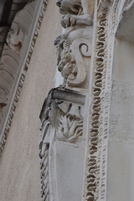 façade sur rue, baie du 1er étage, travée de gauche, détail