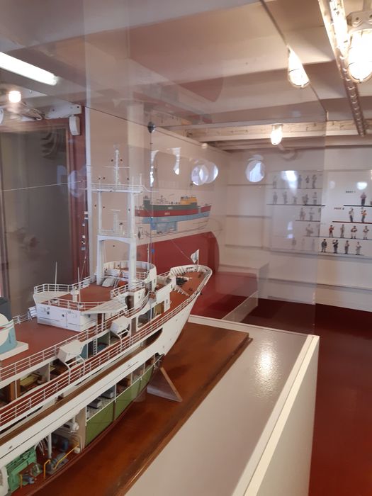 bateau météorologique (frégate) : France I, aménagement intérieur - © Ministère de la Culture (France), Direction Régionale des Affaires Culturelles de Nouvelle-Aquitaine – Tous droits réservés 