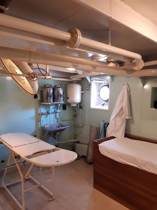 bateau météorologique (frégate) : France I, aménagement intérieur - © Ministère de la Culture (France), Direction Régionale des Affaires Culturelles de Nouvelle-Aquitaine – Tous droits réservés 