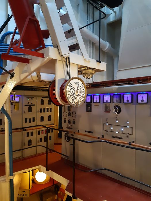bateau météorologique (frégate) : France I, aménagement intérieur