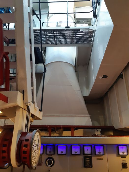 bateau météorologique (frégate) : France I, aménagement intérieur