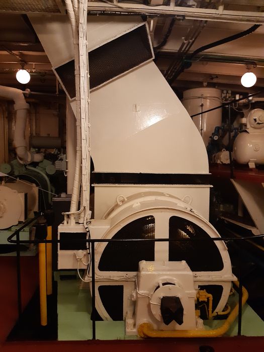 bateau météorologique (frégate) : France I, aménagement intérieur