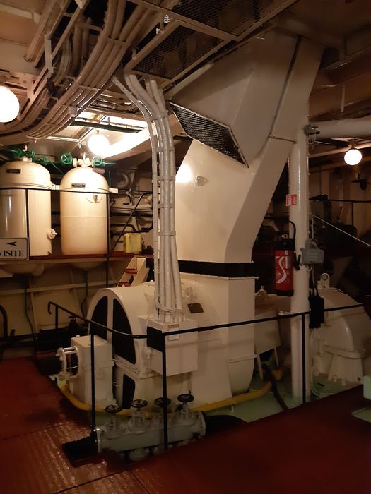 bateau météorologique (frégate) : France I, aménagement intérieur
