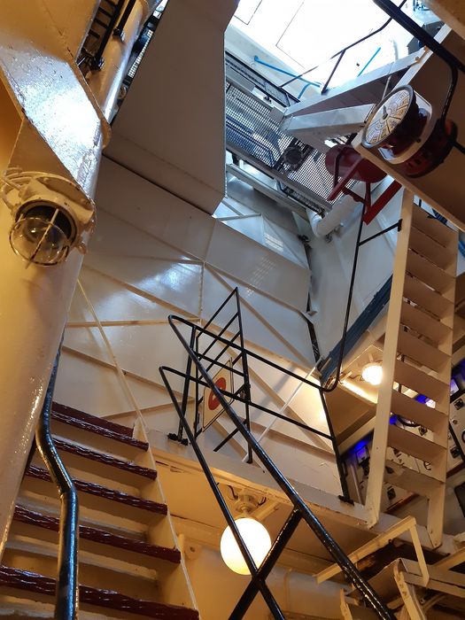 bateau météorologique (frégate) : France I, aménagement intérieur