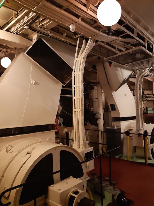 bateau météorologique (frégate) : France I, aménagement intérieur