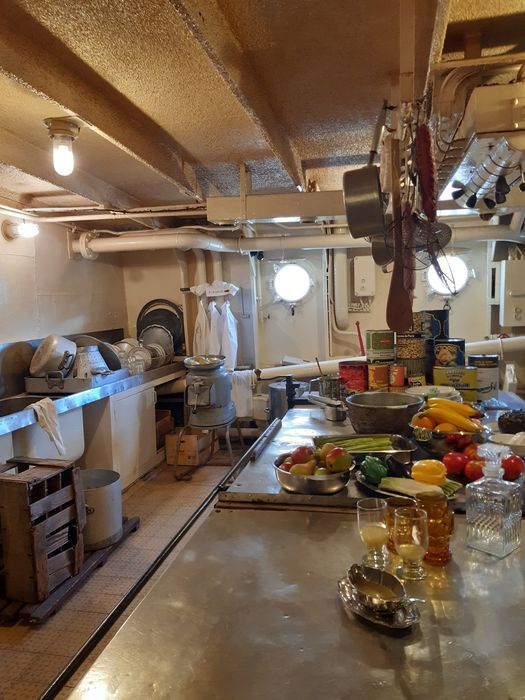 bateau météorologique (frégate) : France I, aménagement intérieur