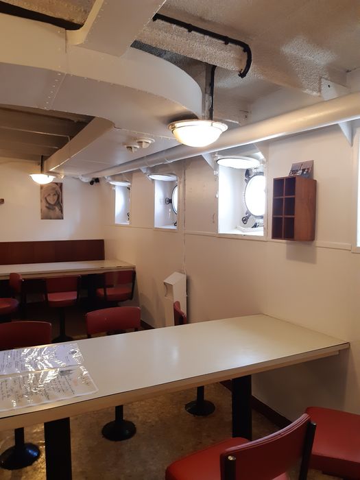 bateau météorologique (frégate) : France I, aménagement intérieur