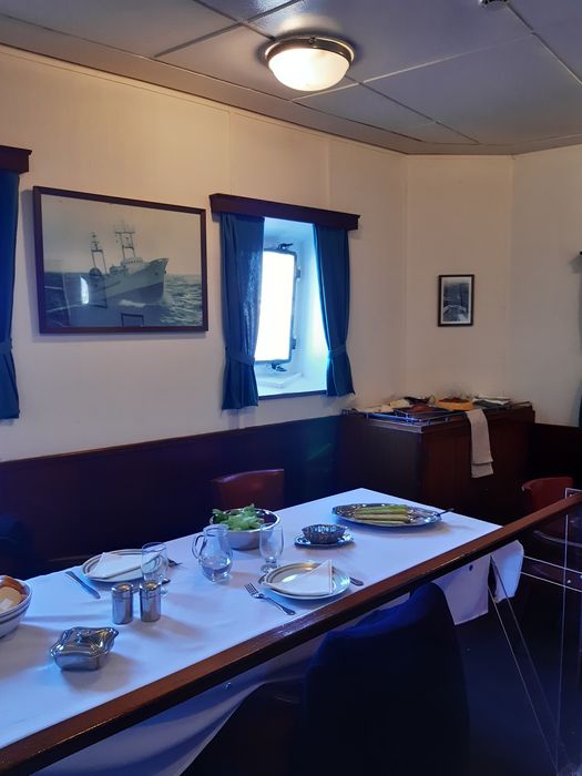 bateau météorologique (frégate) : France I, aménagement intérieur