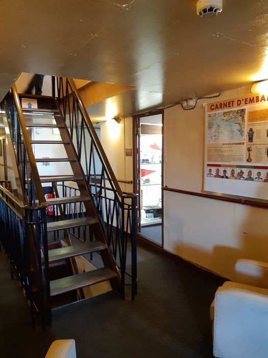 bateau météorologique (frégate) : France I, aménagement intérieur