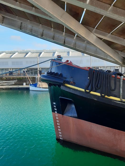 bateau de service : remorqueur portuaire et de haute mer dit Le Saint Gilles, vue partielle - © Ministère de la Culture (France), Direction Régionale des Affaires Culturelles de Nouvelle-Aquitaine – Tous droits réservés 