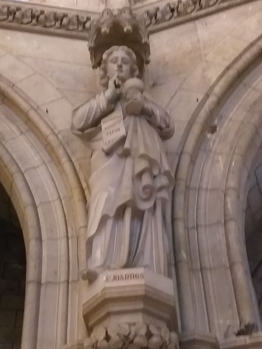 statue : Saint Jean