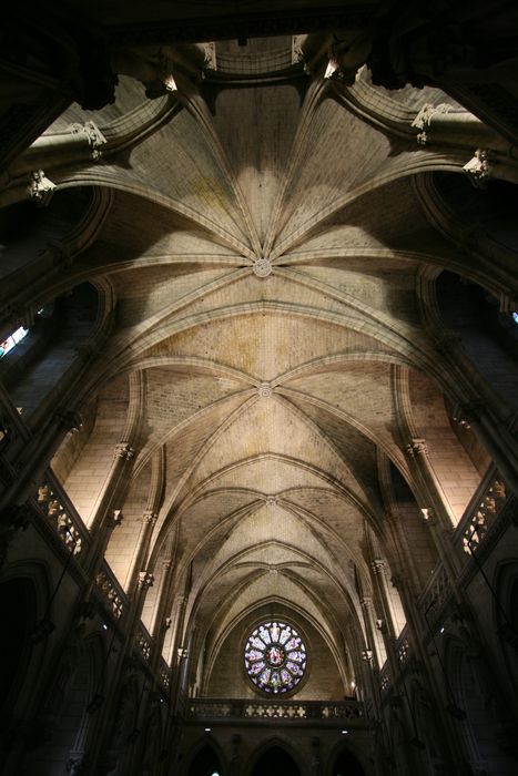 église, vue générale de la voûte de la nef