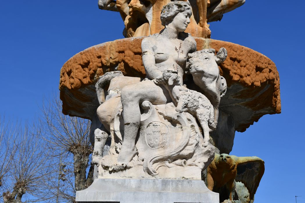 statue personnifiant la Vallée d'Argelès 