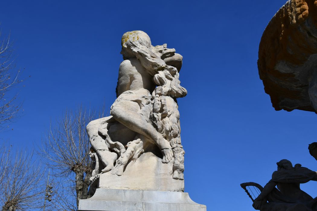 statue personnifiant la Vallée de l’Aure