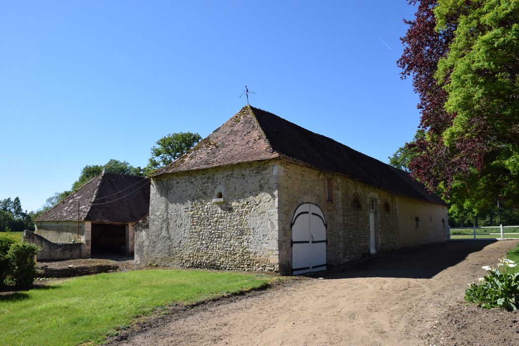 communs, aile est, façades nord et ouest