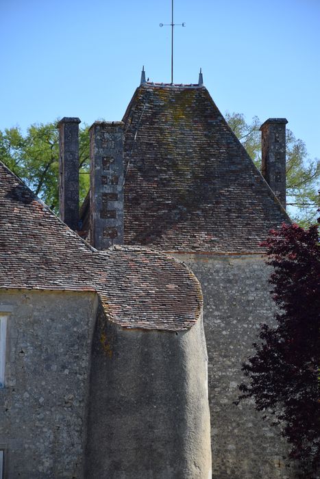 toitures de la tourelle d'angle sud-ouest et du pavillon sud