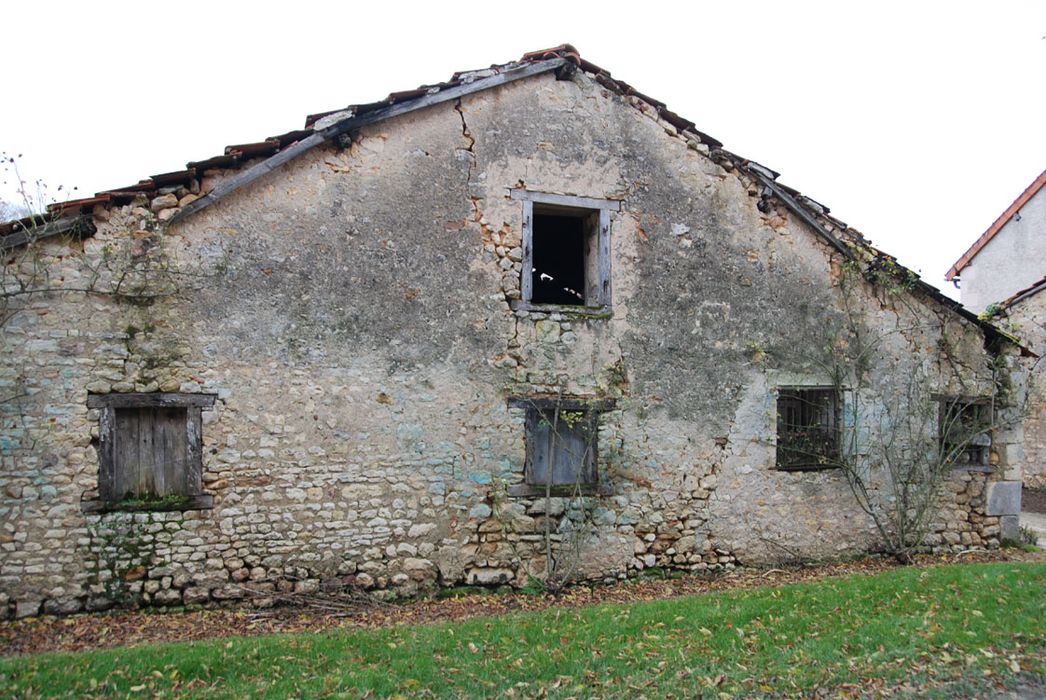 bâtiment annexe situé le long du chemin d’accès, façade nord