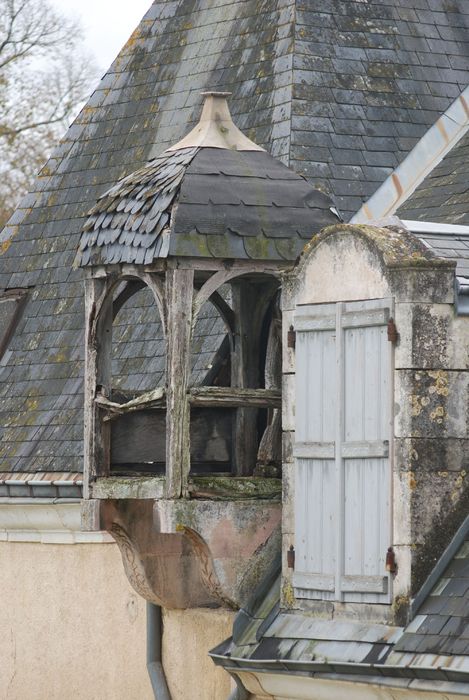 aile ouest, façade est, détail d’une ancienne latrine (?)