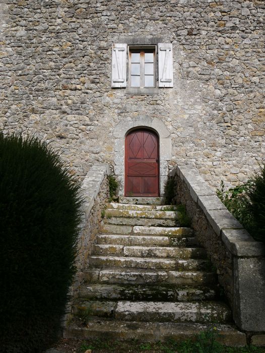 façade sud-ouest, porte d’accès