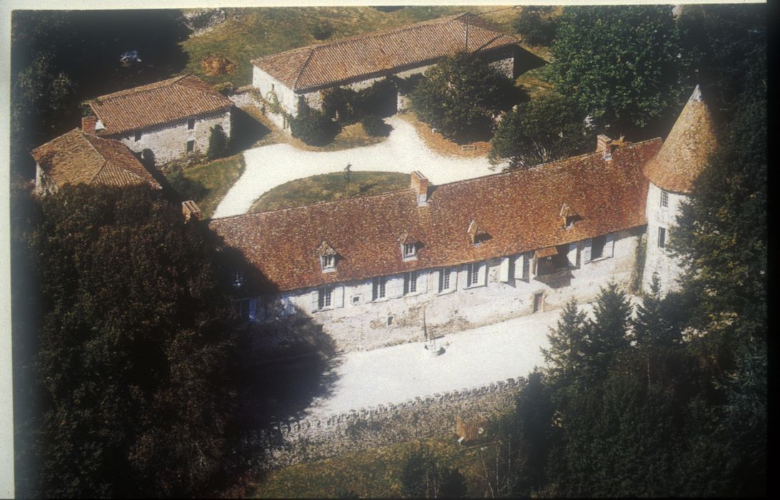 vue aérienne de l’ensemble des bâtiments